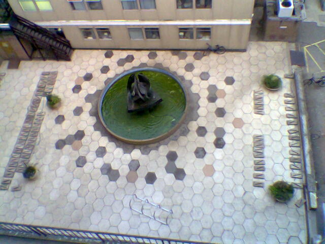 A very green fountain.'